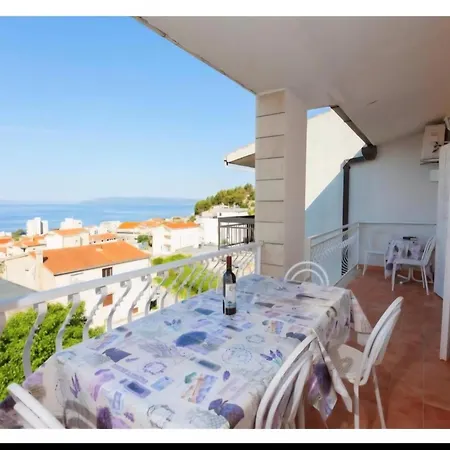 Ana 1 * Makarska