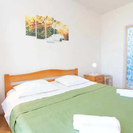 Appartement Ana 1 *
