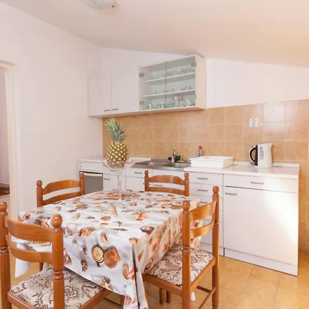 Appartement Ana 1 *