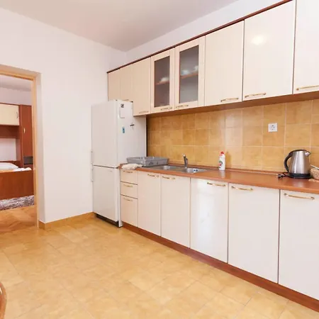 Appartement Ana 1 *